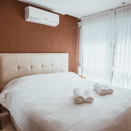 Suite House Карило Екстериор снимка