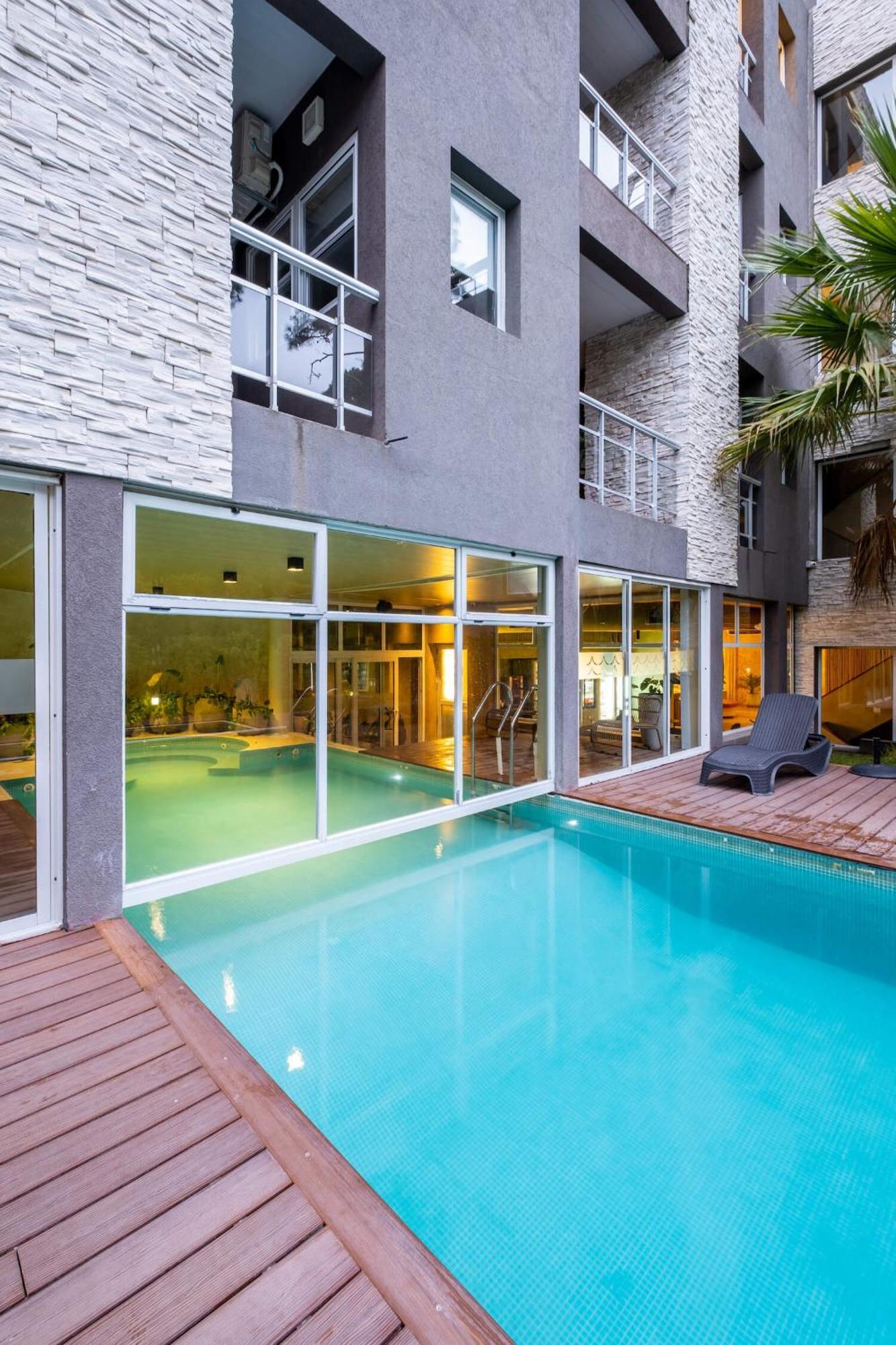 Suite House Карило Екстериор снимка