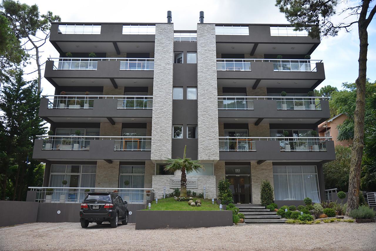 Suite House Карило Екстериор снимка