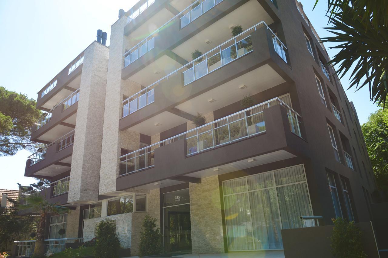 Suite House Карило Екстериор снимка